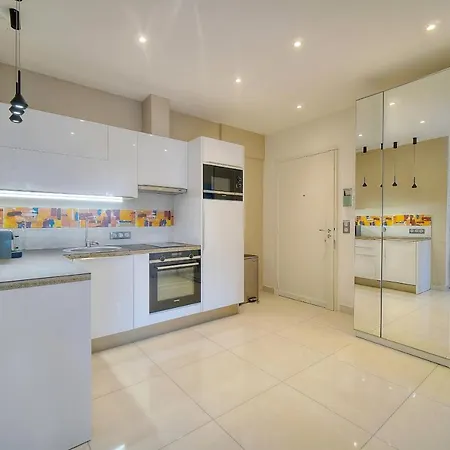 Apartment 2 Pieces Moderne 8 Mn Du Palais A1b238 Cannes